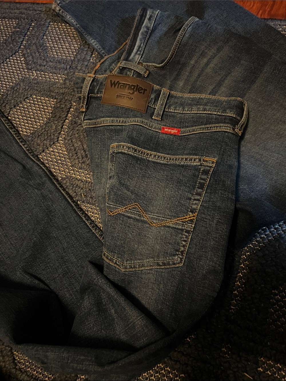Wrangler Relaxed Fit Jeans in Dark Blue Denim